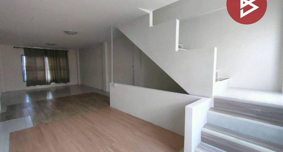 À vendre 2 chambres maison de ville à Bang Pakong, Chachoengsao