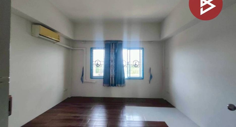 À vendre 2 chambres maison de ville à Bang Pakong, Chachoengsao