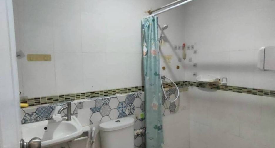 À vendre 2 chambres maison de ville à Bang Pakong, Chachoengsao
