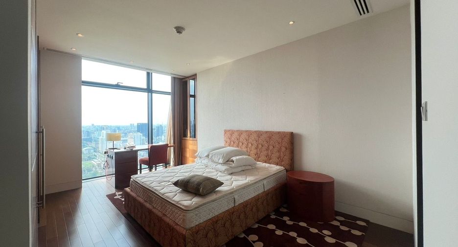 For rent 3 ベッドルーム condo in Pathum Wan, Bangkok