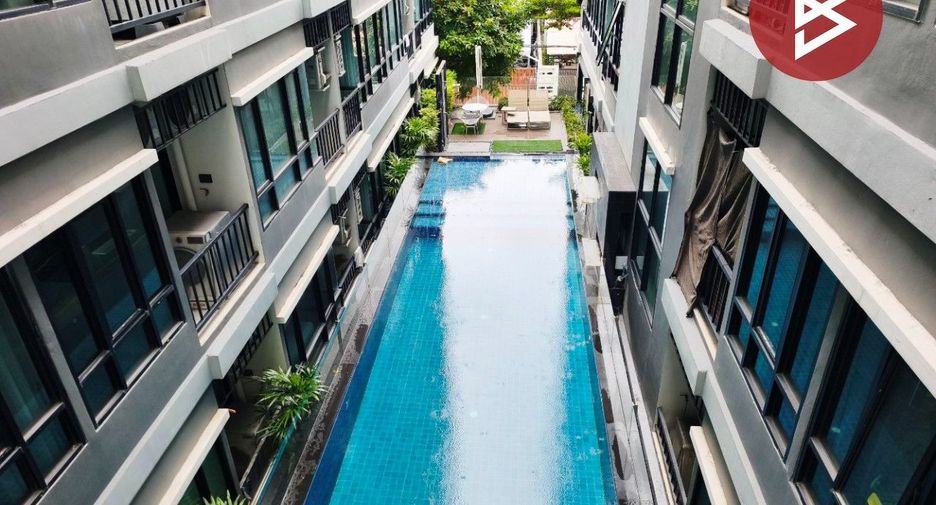 For sale 1 bed condo in Mueang Samut Prakan, Samut Prakan