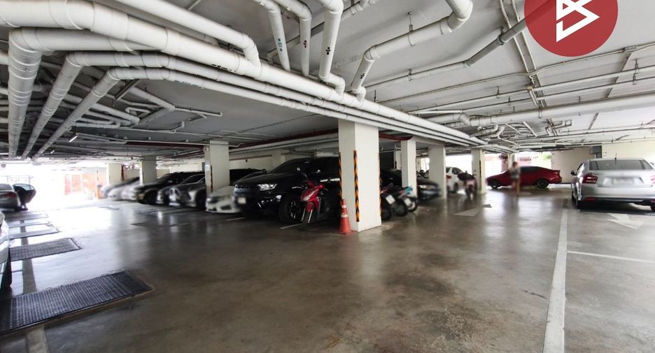 For sale 1 bed condo in Mueang Samut Prakan, Samut Prakan