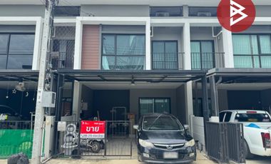 Casa adosada en venta de 3 habitaciones en Lat Krabang, Bangkok