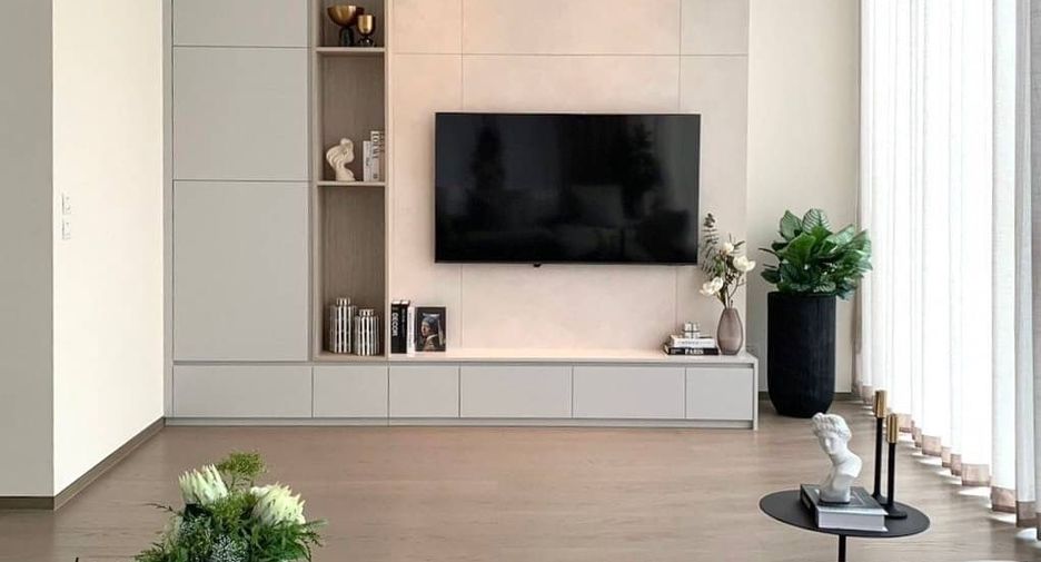 For rent 2 bedrooms condo in Pathum Wan, Bangkok