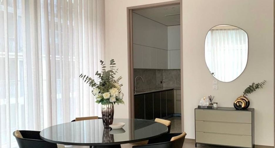 For rent 2 bedrooms condo in Pathum Wan, Bangkok