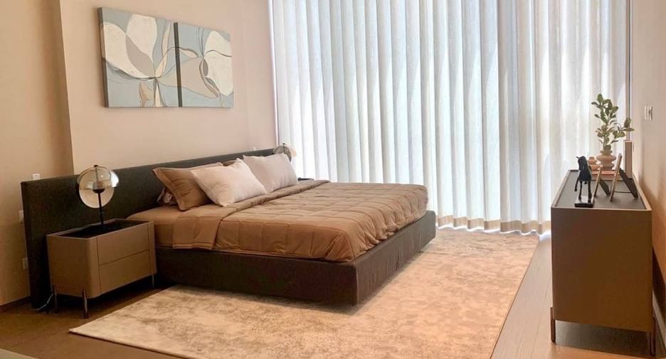 For rent 2 bedrooms condo in Pathum Wan, Bangkok