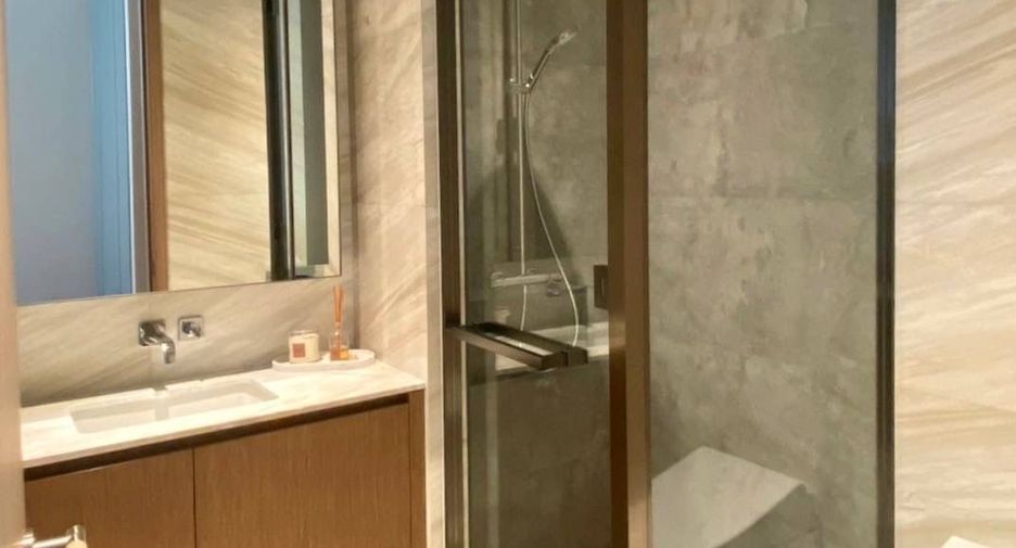 For rent 2 bedrooms condo in Pathum Wan, Bangkok