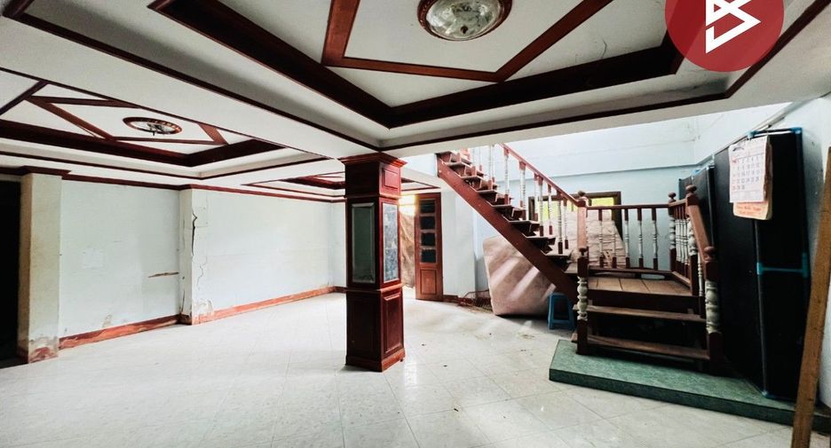 À vendre 4 chambres maison à Ban Phaeo, Samut Sakhon