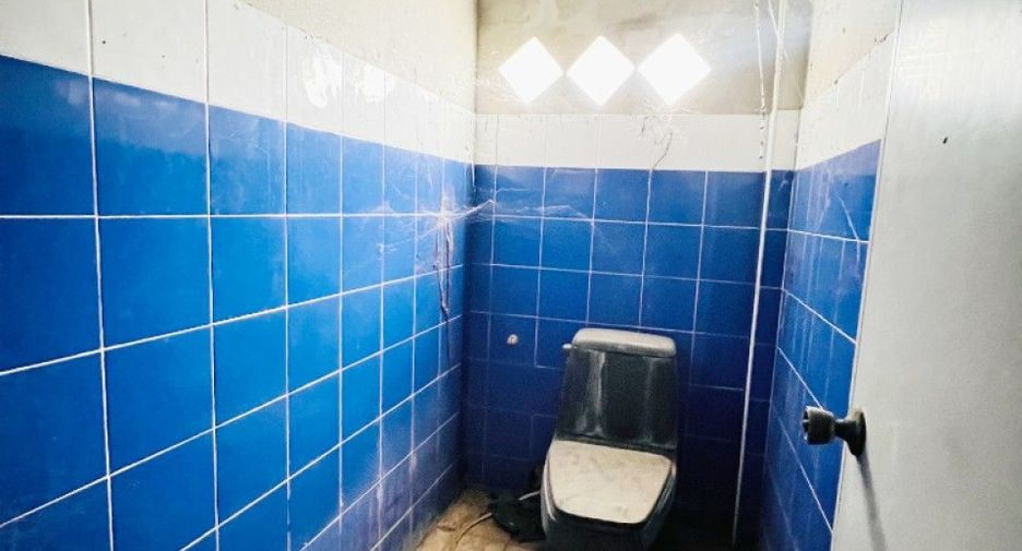 À vendre 4 chambres maison à Ban Phaeo, Samut Sakhon