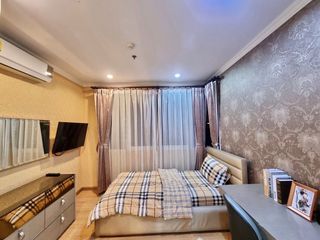For rent 2 bedrooms apartment in Huai Khwang, Bangkok