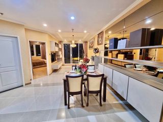 For rent 2 bedrooms apartment in Huai Khwang, Bangkok