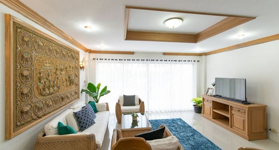 For rent 3 bedrooms townhouse in Mueang Chiang Mai, Chiang Mai