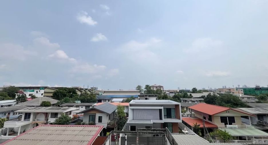 For rent 1 bed condo in Wang Thonglang, Bangkok