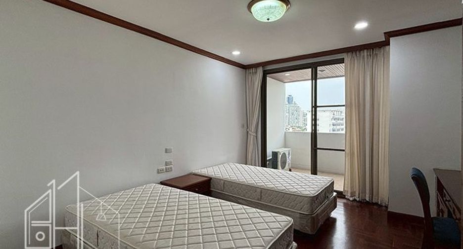 For rent 3 bedrooms condo in Watthana, Bangkok