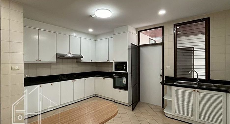 For rent 3 bedrooms condo in Watthana, Bangkok