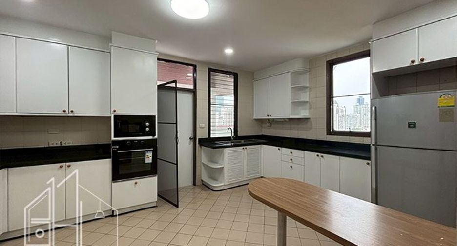 For rent 3 bedrooms condo in Watthana, Bangkok