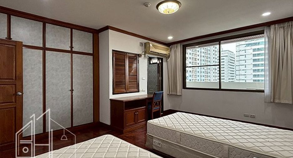 For rent 3 bedrooms condo in Watthana, Bangkok