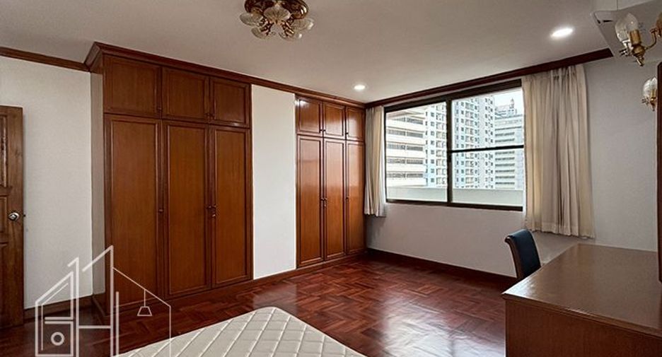 For rent 3 bedrooms condo in Watthana, Bangkok