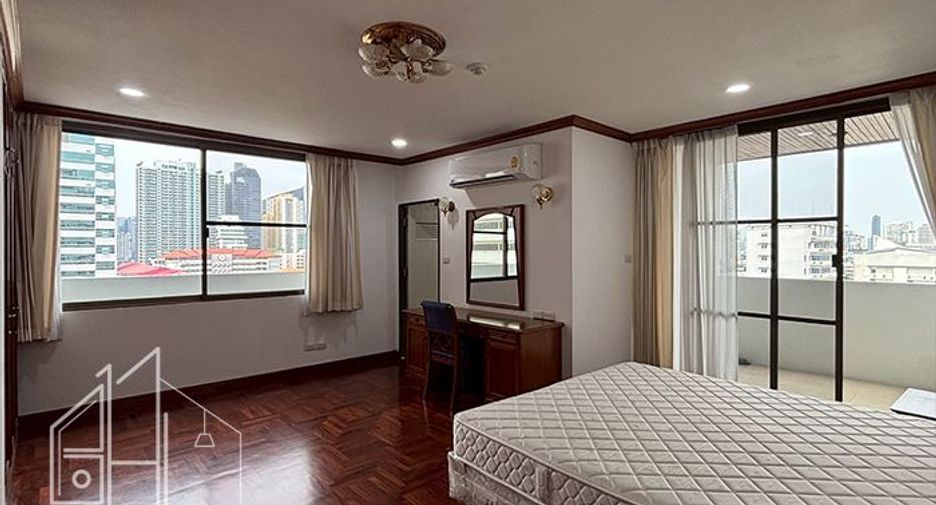 For rent 3 bedrooms condo in Watthana, Bangkok