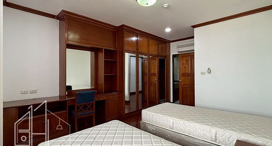 For rent 3 bedrooms condo in Watthana, Bangkok