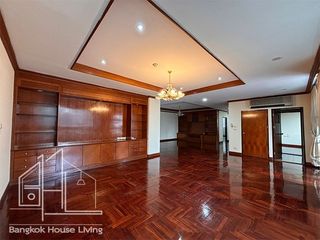 For rent 3 bedrooms apartment in Watthana, Bangkok