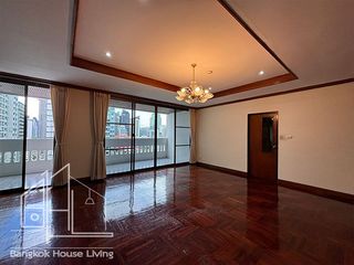 For rent 3 bedrooms apartment in Watthana, Bangkok