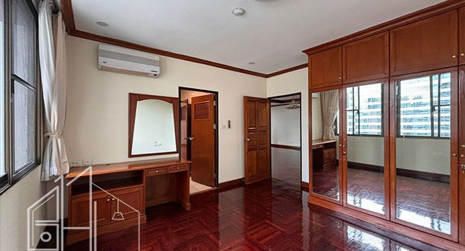 For rent 3 bedrooms apartment in Watthana, Bangkok