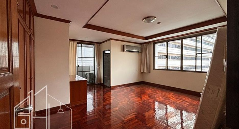 For rent 3 bedrooms apartment in Watthana, Bangkok