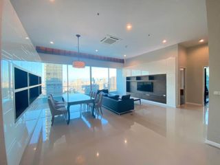 For rent 3 bedrooms apartment in Watthana, Bangkok