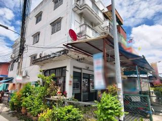 À vendre 4 chambres local commercial à Mueang Samut Prakan, Samut Prakan