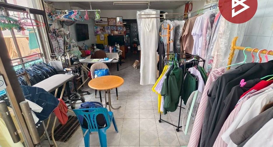 À vendre 4 chambres local commercial à Mueang Samut Prakan, Samut Prakan