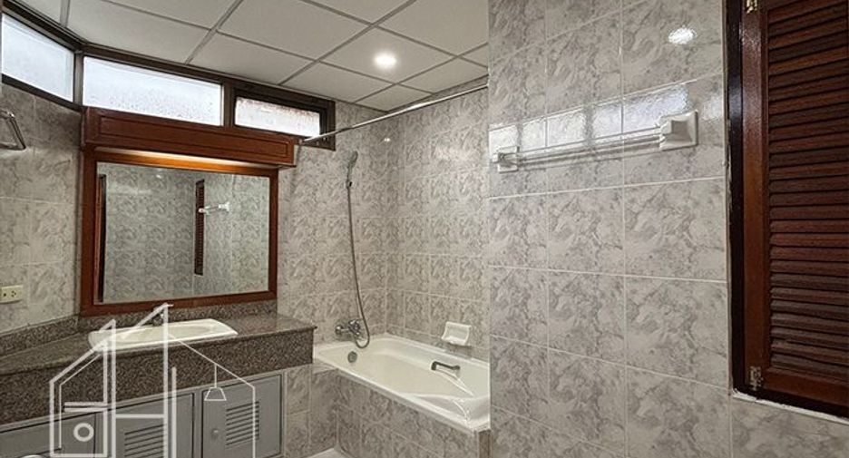 Apartamento en alquiler de 3 habitaciones en Watthana, Bangkok