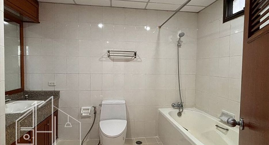 Apartamento en alquiler de 3 habitaciones en Watthana, Bangkok