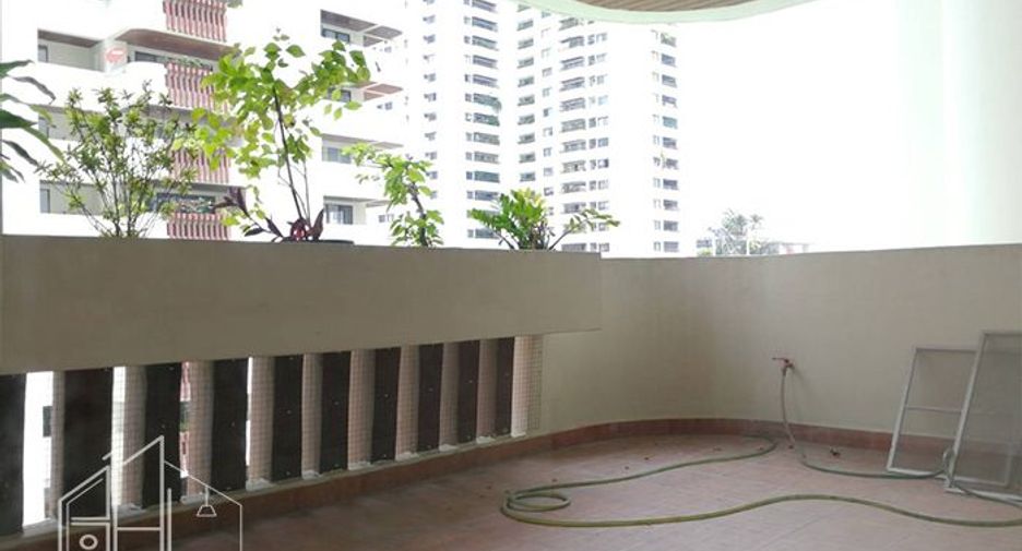 Condo en alquiler de 3 habitaciones en Watthana, Bangkok
