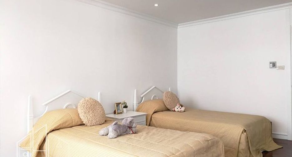 Condo en alquiler de 3 habitaciones en Watthana, Bangkok