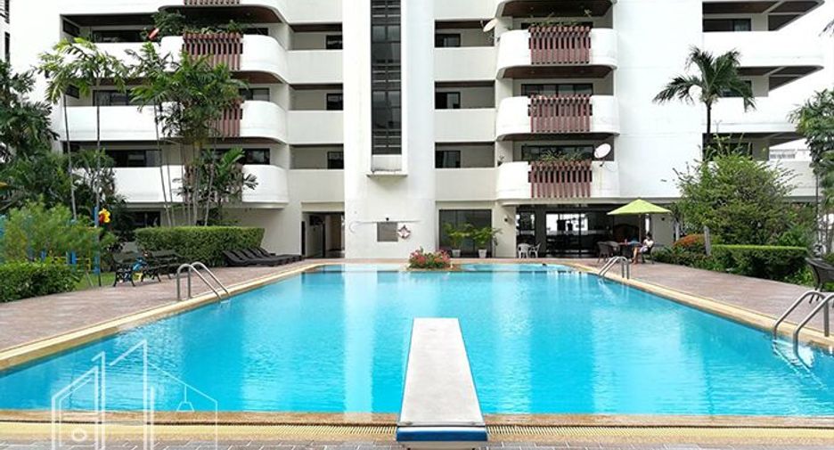 Condo en alquiler de 3 habitaciones en Watthana, Bangkok