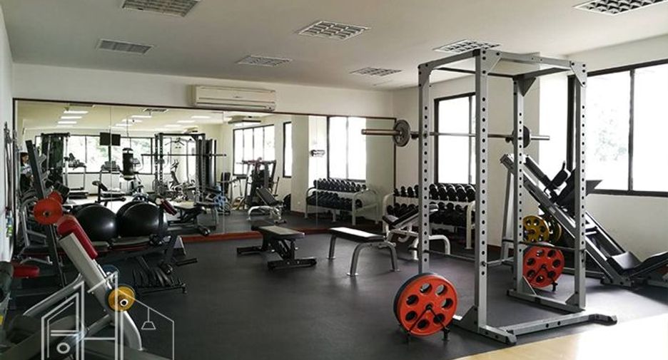 Condo en alquiler de 3 habitaciones en Watthana, Bangkok