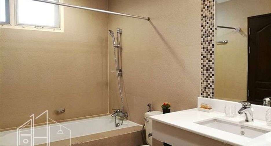 Apartamento en alquiler de 3 habitaciones en Watthana, Bangkok