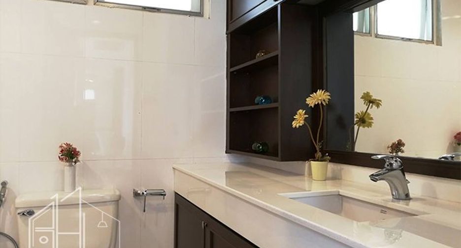 Apartamento en alquiler de 3 habitaciones en Watthana, Bangkok