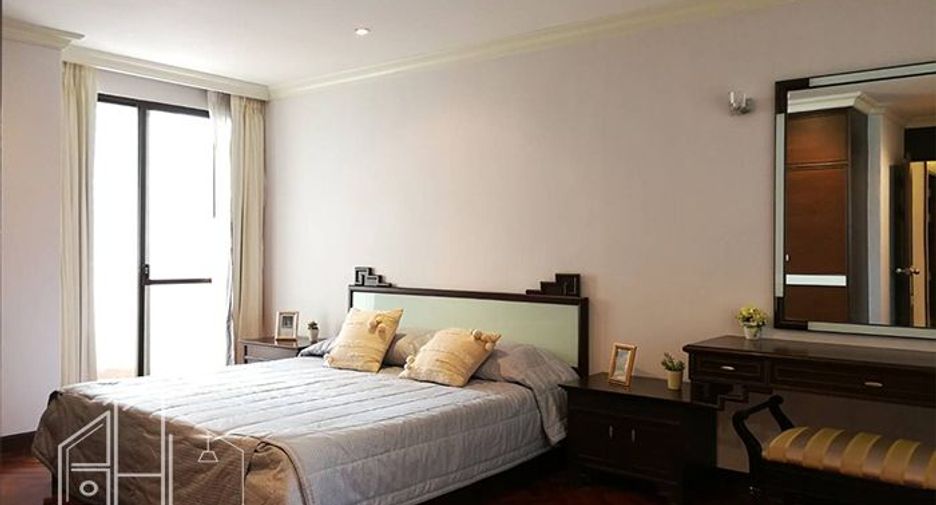 Apartamento en alquiler de 3 habitaciones en Watthana, Bangkok
