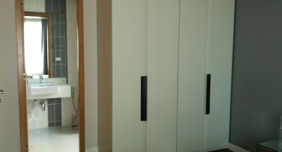 For rent 2 bedrooms apartment in Watthana, Bangkok
