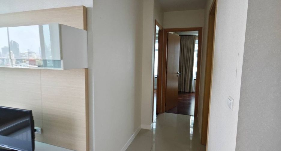 For rent 2 bedrooms apartment in Watthana, Bangkok