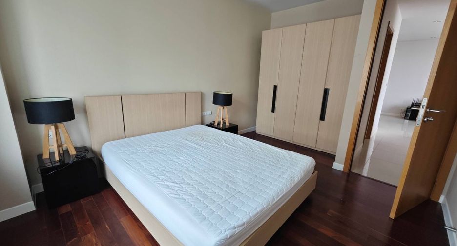 For rent 2 bedrooms apartment in Watthana, Bangkok