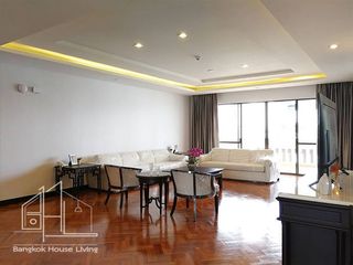 À louer 4 chambres condo à Watthana, Bangkok