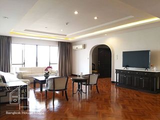 À louer 4 chambres condo à Watthana, Bangkok