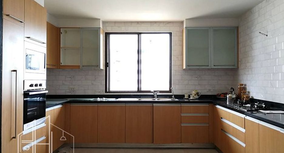 Condo en alquiler de 4 habitaciones en Watthana, Bangkok