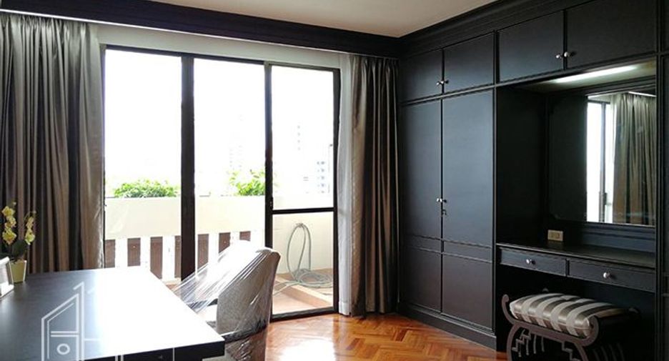 Condo en alquiler de 4 habitaciones en Watthana, Bangkok