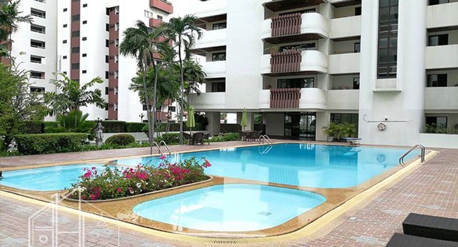 Condo en alquiler de 4 habitaciones en Watthana, Bangkok