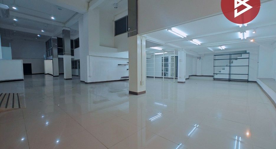 For sale 2 bedrooms retail Space in Pathum Wan, Bangkok