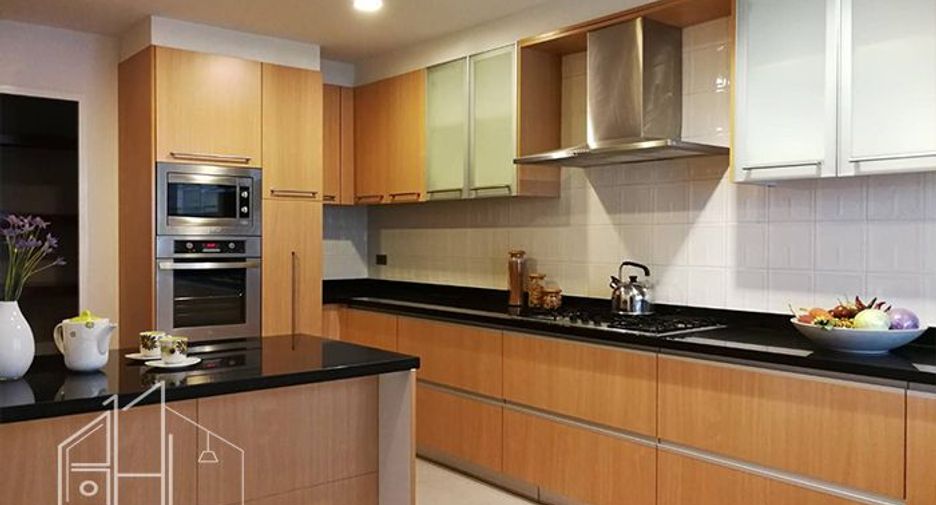 Apartamento en alquiler de 3 habitaciones en Watthana, Bangkok